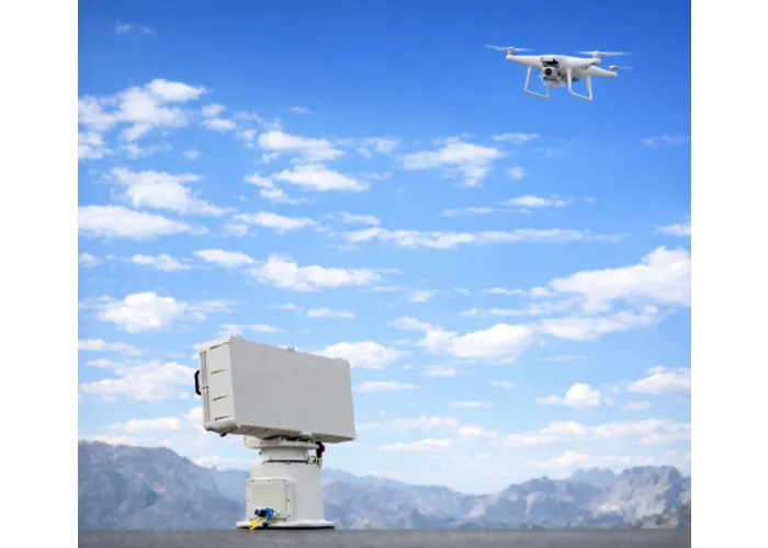 Rileva, individua e traccia i droni con precisione